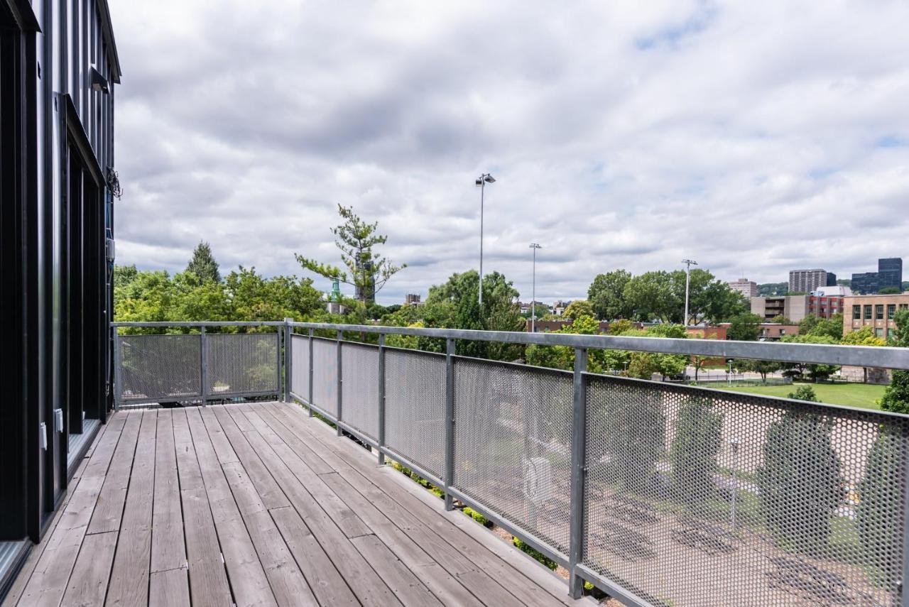 Cool And Clean Flat By Atwater Market By Den Stays Montreal Exterior foto